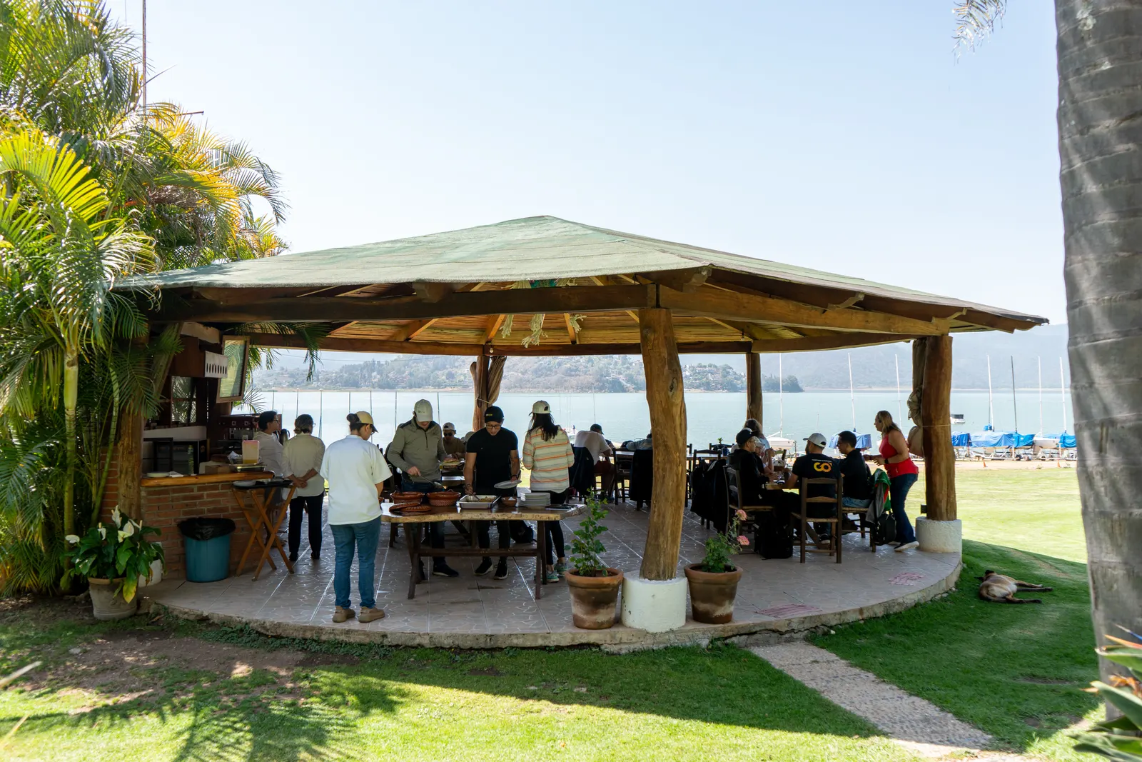 Parrillada frente al lago — 2